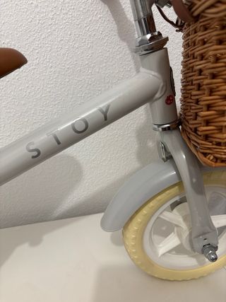 Bicicleta infantil con cesta