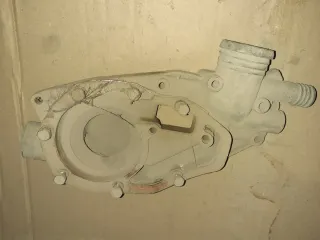 Bomba de agua coche clásico