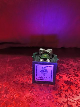 Figura de plomo Marvel