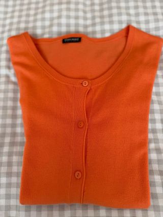 Chaqueta punto de Gerry Weber color naranja claro.