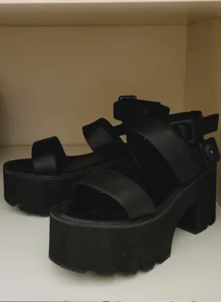 Sandalias Plataforma Tiras Negras