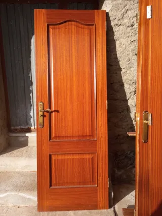 Puertas de madera maciza de interior