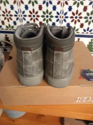 Botín gris Talla 44 Nuevo