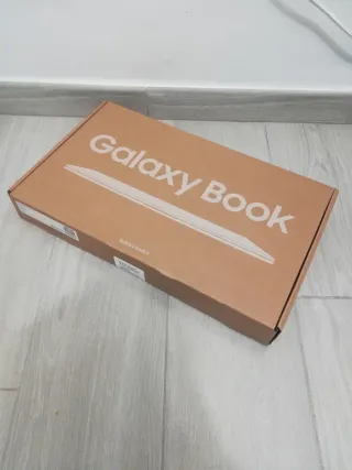 Samsung Galaxy Book4 Gris
