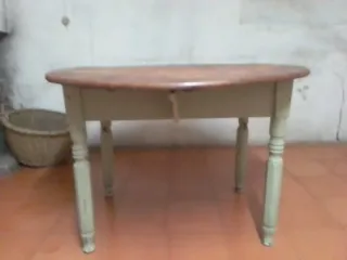Mesa de cocina rústica de madera