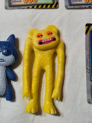 2 Figuras Fuggler y cartas