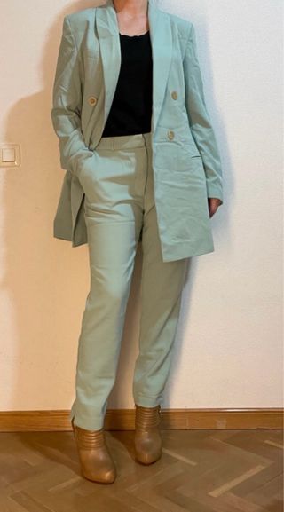 Traje Stradivarius chaqueta y pantalón