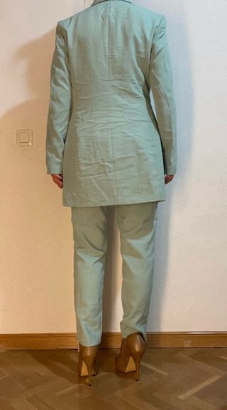 Traje Stradivarius chaqueta y pantalón