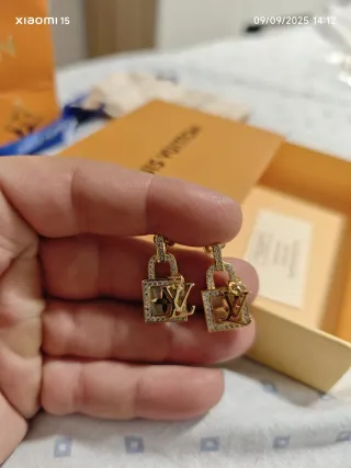 Pendientes Louis Vuitton Dorados