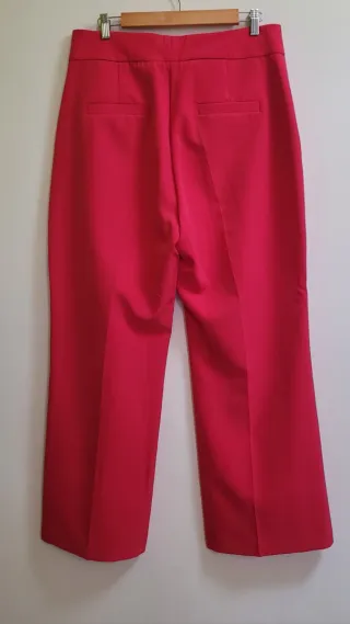 Pantalones rojos de mujer