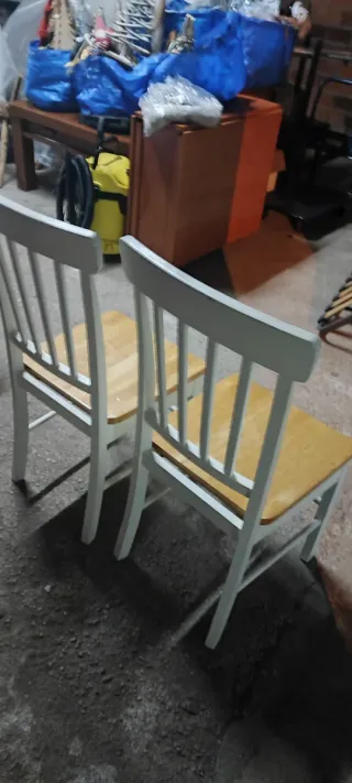 Juego de 2 sillas de madera y metal