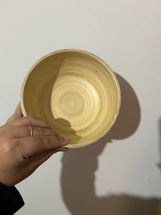 Bol pequeño y ensaldera de bambú y madera