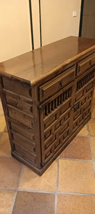 Aparador de madera maciza