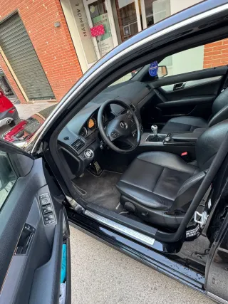 Mercedes-Benz 220 2011