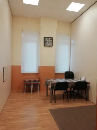 Sala para alquilar.