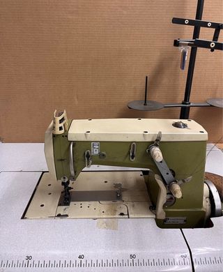 Máquina de coser Rimoldi cadeneta