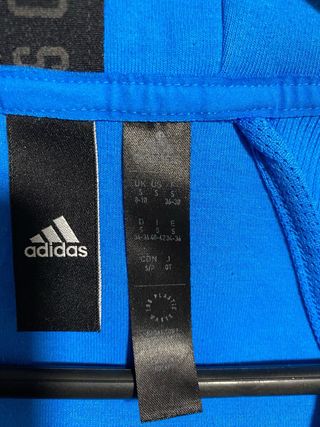 Chaqueta sudadera con cremallera. Adidas.