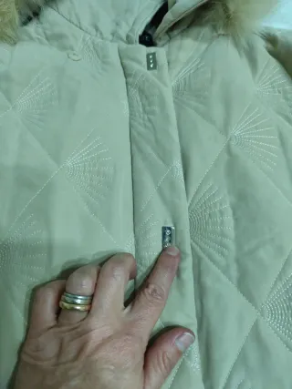 Cappotto donna beige con cappuccio