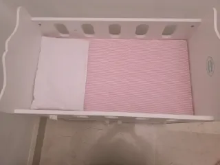 Trona y cama para muñecas