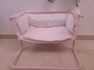 Trona y cama para muñecas