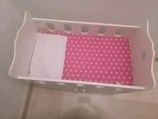 Trona y cama para muñecas