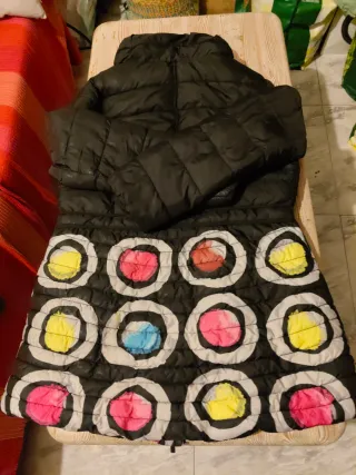 Anorak negro con forro de pelo sintético