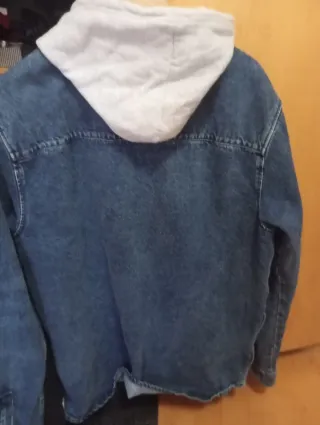 Cazadora vaquera Pull&Bear con capucha