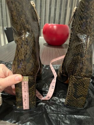 Botines Zara efecto piel serpiente Talla 35