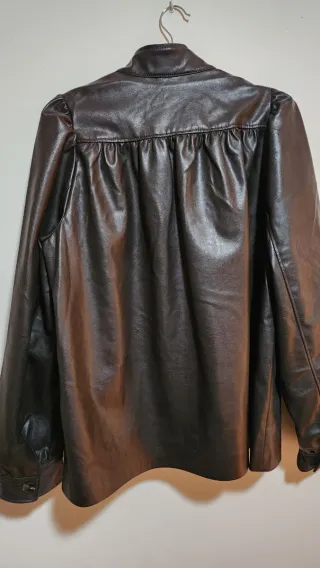 Chaqueta H&M efecto piel mangas abullonadas