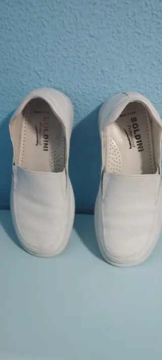 Zapatos Sanitarios Mujer Soldini Blancos