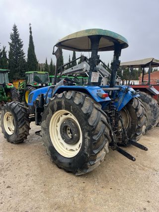 New Holland TL 100 Tractor