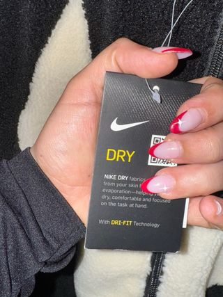 Chaqueta Nike Negra y Blanca