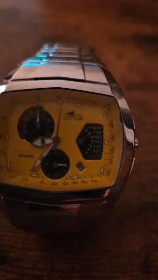 Reloj Lotus Cronógrafo Amarillo y Plateado
