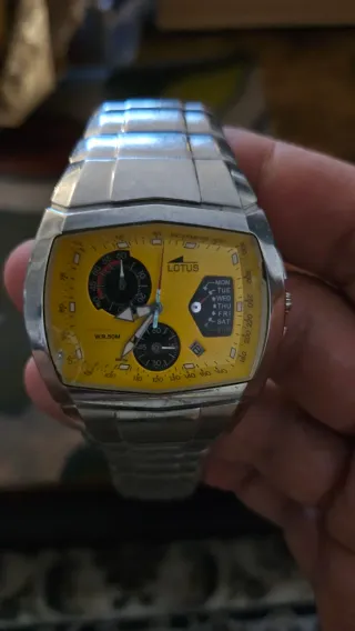 Reloj Lotus Cronógrafo Amarillo y Plateado