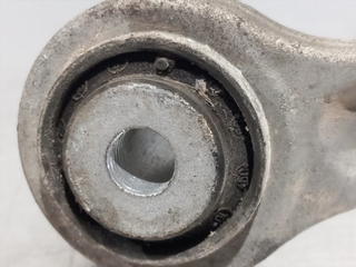 BRAZO SUSPENSION SUPERIOR TRASERO DERECHO MERCEDE