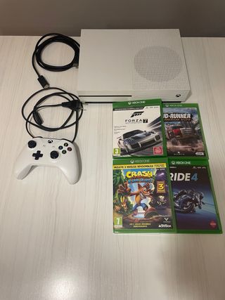 Xbox One S 1TB + 4 Juegos