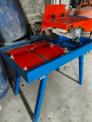 Cortadora profesional con bomba de agua