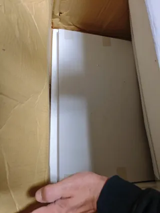 Lavabo de cristal con soporte de acero y espejo