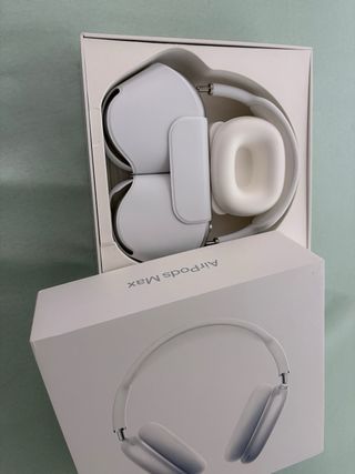 Apple AirPods Max Grises y Blancos