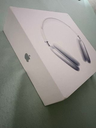 Apple AirPods Max Grises y Blancos