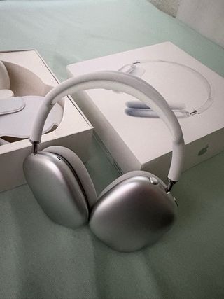 Apple AirPods Max Grises y Blancos