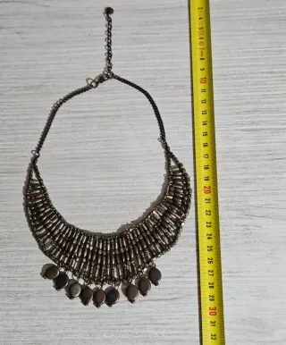 Gargantilla mujer dorada