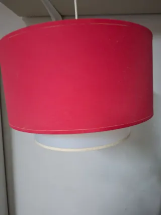 Lámpara colgante tela roja y blanca