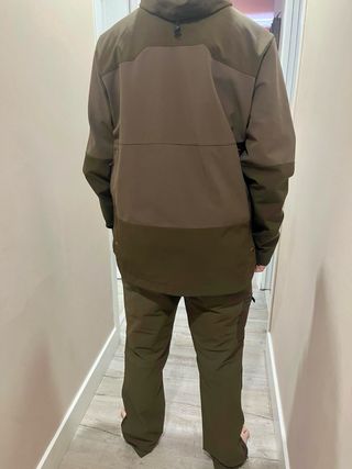 Conjunto caza SOLOGNAC verde/marrón