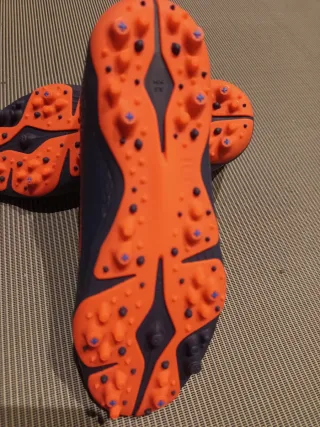 Botas de fútbol Kipsta Talla 33 Sin estrenar.