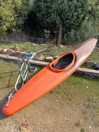 Piragua antigua para restaurar