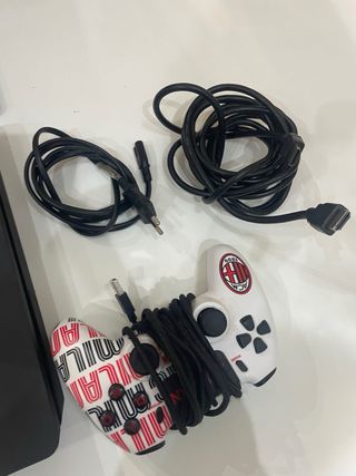 PS4 1TB + 2 Giochi TRATTABILI