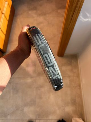 Pala Padel Junior Slazenger + 9 Pelotas + 8 grips