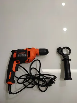 Taladro Black+Decker 710W con percutor