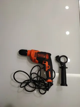 Taladro Black+Decker 710W con percutor